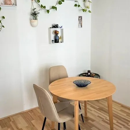 Lisbeth - Parking - Perfect Location *